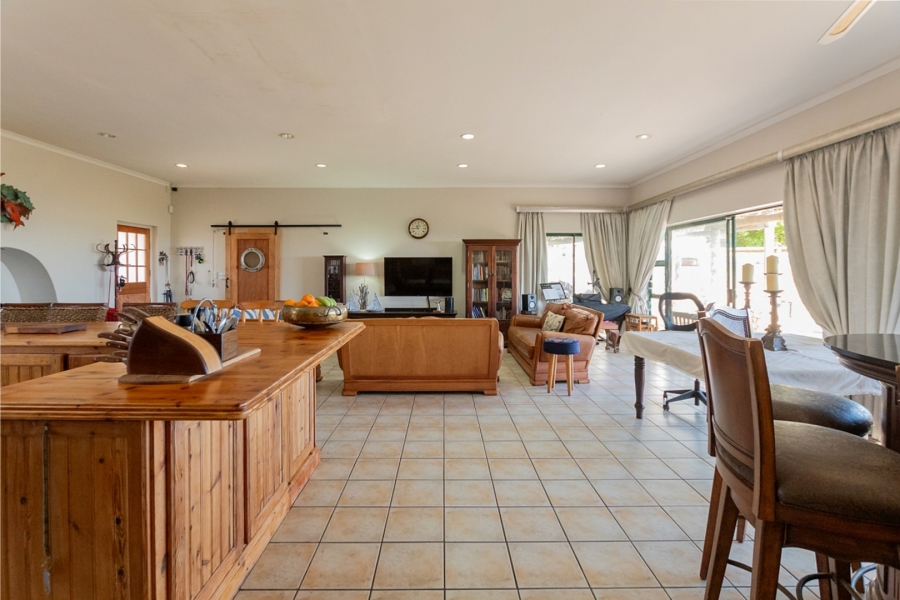 5 Bedroom Property for Sale in Duyker Eiland Western Cape